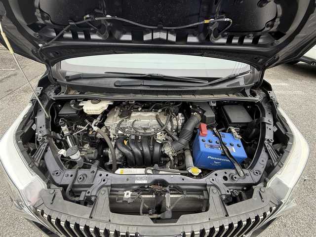 トヨタ エスクァイア Gi 千葉県 2015(平27)年 4万km スパークリングブラックパールクリスタルシャイン 純正SDナビ/　(CD/DVD/SD/Bluetooth)/フルセグTV/バックカメラ/フリップダウンモニター/ドライブレコーダー (DRT-H64R)/ビルトインETC/ステアリングスイッチ/クルーズコントロール/アイドリングストップ/両側パワースライドドア/合成皮革シート/前席シートヒーター/リア席サイドサンシェード/オートライト/オートハイビーム/LEDヘッドライト/フォグランプ/電動格納ミラー/ドアバイザー/電動コーナーポール/純正フロアマット