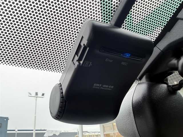 トヨタ エスクァイア Gi 千葉県 2015(平27)年 4万km スパークリングブラックパールクリスタルシャイン 純正SDナビ/　(CD/DVD/SD/Bluetooth)/フルセグTV/バックカメラ/フリップダウンモニター/ドライブレコーダー (DRT-H64R)/ビルトインETC/ステアリングスイッチ/クルーズコントロール/アイドリングストップ/両側パワースライドドア/合成皮革シート/前席シートヒーター/リア席サイドサンシェード/オートライト/オートハイビーム/LEDヘッドライト/フォグランプ/電動格納ミラー/ドアバイザー/電動コーナーポール/純正フロアマット