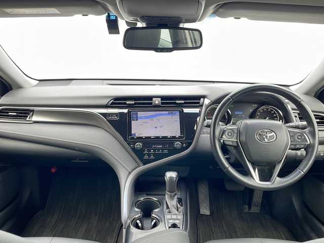トヨタ カムリ WS 三重県 2019(平31)年 3.4万km プラチナホワイトパールマイカ 衝突軽減　レーンキープ　純正９型ナビ　フルセグＴＶ　ＣＤ　Ｂｌｕｅｔｏｏｔｈ　バックカメラ　ドラレコ　追従型クルコン　コーナーセンサー　オートマチックハイビーム　パドルシフト　ハーフレザーシート　スマートキー　プッシュスタート　USB　ビルトインETC　オートライト　ステアリングスイッチ　横滑り防止　純正アルミ　純正フロアマット　電動格納ミラー