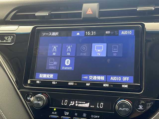 トヨタ カムリ WS 沖縄県 2019(平31)年 3.4万km プラチナホワイトパールマイカ 純正９インチナビ　【NSZT-Y68T】/　（フルセグＴＶ、ＣＤ、Ｂｌｕｅｔｏｏｔｈ）/バックカメラ/衝突軽減/レーンキープアシスト/純正ドライブレコーダー前方/アダプティブクルーズコントロール/コーナーセンサー/オートマチックハイビーム/パドルシフト/ハーフレザーシート/LEDヘッドライト/D席パワーシート/LEDヘッドライト/オートライト/純正アルミホイール