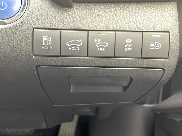 トヨタ カムリ WS 沖縄県 2019(平31)年 3.4万km プラチナホワイトパールマイカ 純正９インチナビ　【NSZT-Y68T】/　（フルセグＴＶ、ＣＤ、Ｂｌｕｅｔｏｏｔｈ）/バックカメラ/衝突軽減/レーンキープアシスト/純正ドライブレコーダー前方/アダプティブクルーズコントロール/コーナーセンサー/オートマチックハイビーム/パドルシフト/ハーフレザーシート/LEDヘッドライト/D席パワーシート/LEDヘッドライト/オートライト/純正アルミホイール