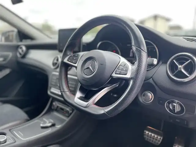 メルセデス・ベンツ ＣＬＡ１８０ Sブレイク AMG スタイル 栃木県 2019(平31)年 3.2万km マウンテングレー プレミアムパッケージ/サンルーフ/Harman/Kardon/ナビ/フルセグTV/バックカメラ/ETC/キーレスゴー/レーダーセーフティ/ACC/パークトロニック /ハーフレザー /パワーシート /シートヒーター /LEDヘッドライト/オートライト/アンビエントライト /レーンキープアシスト/ブラインドスポット
