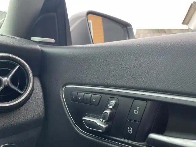 メルセデス・ベンツ ＣＬＡ１８０ Sブレイク AMG スタイル 栃木県 2019(平31)年 3.2万km マウンテングレー プレミアムパッケージ/サンルーフ/Harman/Kardon/ナビ/フルセグTV/バックカメラ/ETC/キーレスゴー/レーダーセーフティ/ACC/パークトロニック /ハーフレザー /パワーシート /シートヒーター /LEDヘッドライト/オートライト/アンビエントライト /レーンキープアシスト/ブラインドスポット