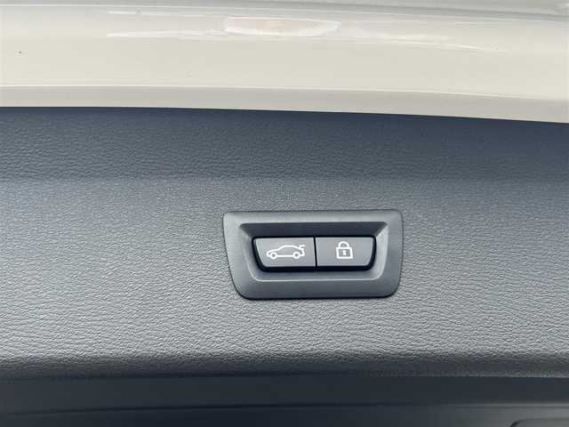ＢＭＷ Ｘ１ xDrive 18d xライン 道東・釧路十勝 2022(令4)年 2万km アルピンホワイトⅢ コンフォートパッケージ/　・ワイヤレスチャージング/　・スライディングリアシート/アクティブクルーズコントロール/純正HDDナビ/BT/USB/黒ハーフレザー/メモリ付きパワーシート/パワーバックドア/バックカメラ/コーナーセンサー(前後)/LEDヘッドライト/オートライト/フロント/リアフォグライト/ミラーETC/純正18インチAW