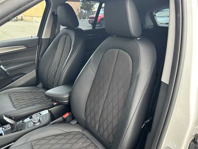 ＢＭＷ Ｘ１ xDrive 18d xライン 道東・釧路十勝 2022(令4)年 2万km アルピンホワイトⅢ コンフォートパッケージ/　・ワイヤレスチャージング/　・スライディングリアシート/アクティブクルーズコントロール/純正HDDナビ/BT/USB/黒ハーフレザー/メモリ付きパワーシート/パワーバックドア/バックカメラ/コーナーセンサー(前後)/LEDヘッドライト/オートライト/フロント/リアフォグライト/ミラーETC/純正18インチAW