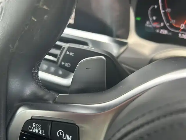 ＢＭＷ ３２０ｄ xDrive Mスポーツ 茨城県 2022(令4)年 3.7万km ミネラルグレー パーキングアシストプラス/・トップビュー+3Dビュー/・サイドビューカメラ/・パークディスタンスコントロール/コンフォートパッケージ/・オートマチックトランクリッドオペレーション/ストレージパッケージ/・Type-C対応USBソケット/・シートバック収納/・トランクルームネット/・荷物固定用フック/・HiFiスピーカーシステム/主要装備/純正マルチナビ（AM/FM/DVD/BT）/Apple Car play/インテリジェントセーフティ/アダプティクルーズコントロール/レーンキープアシスト/パーキングアシスト/デジタルコックピット/ブラインドスポットモニター/メモリー付パワーシート/シートヒーター/パワーバックドア/純正18インチアルミ/LEDヘッドライト/ドライブレコーダー/ETC