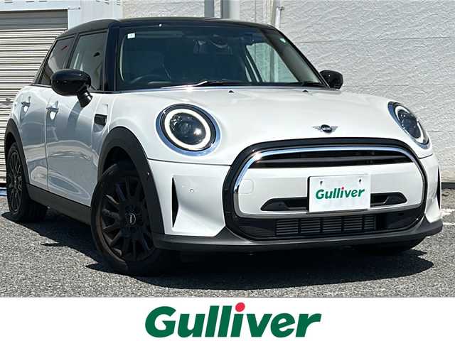 ＭＩＮＩ ミニ クーパー D 千葉県 2024(令6)年 0.3万km パールⅡ １オーナー　アップルカープレイ　バックカメラ　シートヒーター　ミラーＥＴＣ　レーダークルコン　タイプＣ　　ＵＳＢ　ドラレコ オートワイパー　オートライト　ＬＥＤライト　１６ＡＷ　ナノクホワイトカラー