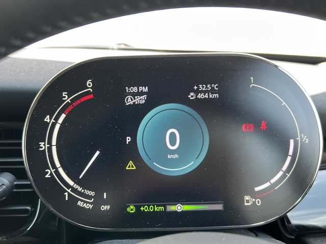 ＭＩＮＩ ミニ クーパー D 千葉県 2024(令6)年 0.3万km パールⅡ １オーナー　アップルカープレイ　バックカメラ　シートヒーター　ミラーＥＴＣ　レーダークルコン　タイプＣ　　ＵＳＢ　ドラレコ オートワイパー　オートライト　ＬＥＤライト　１６ＡＷ　ナノクホワイトカラー