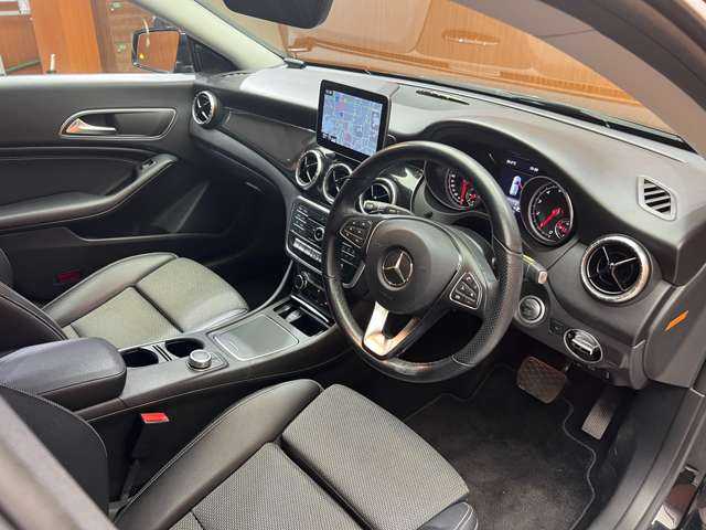 メルセデス・ベンツ ＣＬＡ１８０ Sブレイク AMG スタイル 千葉県 2019(平31)年 4.1万km コスモスブラック レーダーセーフティＰＫＧ　/純正ナビ　/バックカメラ　/ＡＣＣ　/ＢＳＭ　/ハーフレザーシート　/シートヒーター　/ＬＥＤヘッドライト　/オートライト　/ドライブレコーダー　/ＥＴＣ　/純正１８インチＡＷ