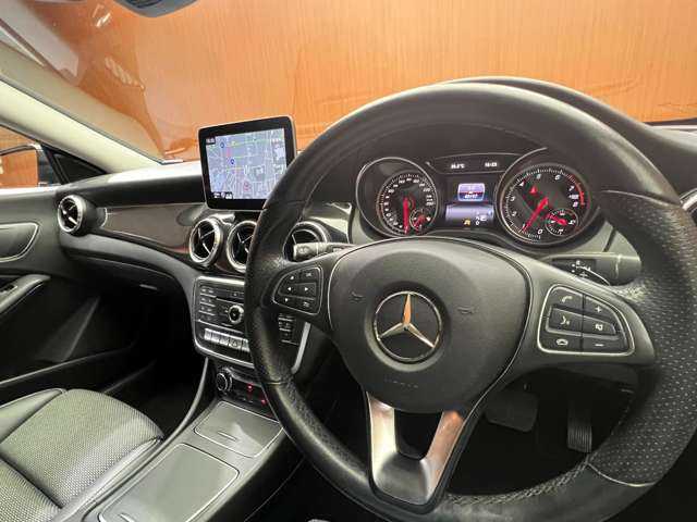 メルセデス・ベンツ ＣＬＡ１８０ Sブレイク AMG スタイル 千葉県 2019(平31)年 4.1万km コスモスブラック レーダーセーフティＰＫＧ　/純正ナビ　/バックカメラ　/ＡＣＣ　/ＢＳＭ　/ハーフレザーシート　/シートヒーター　/ＬＥＤヘッドライト　/オートライト　/ドライブレコーダー　/ＥＴＣ　/純正１８インチＡＷ