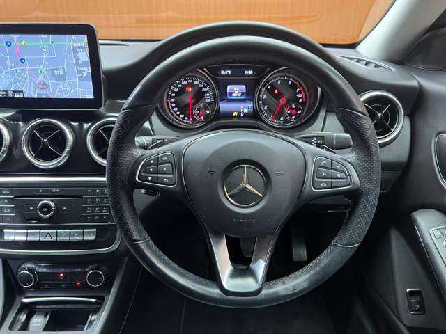 メルセデス・ベンツ ＣＬＡ１８０ Sブレイク AMG スタイル 千葉県 2019(平31)年 4.1万km コスモスブラック レーダーセーフティＰＫＧ　/純正ナビ　/バックカメラ　/ＡＣＣ　/ＢＳＭ　/ハーフレザーシート　/シートヒーター　/ＬＥＤヘッドライト　/オートライト　/ドライブレコーダー　/ＥＴＣ　/純正１８インチＡＷ