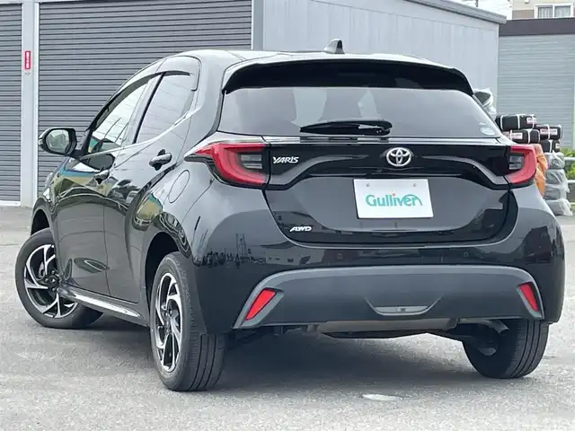 トヨタ ヤリス Z 道央・札幌 2020(令2)年 5.6万km ブラック ４WD/純正ディスプレイオーディオ/AM/FM/BT/トヨタセーフティセンス/プリクラッシュセーフティ/横滑り防止装置/レーダークルーズコントロール/レーンキープアシスト/クリアランスソナー/ブラインドスポットモニター/リヤクロストラフィックアラート/パーキングサポートブレーキ/ロードサインアシスト/バックカメラ/ビルトインETC/ドライブレコーダー/DRIVEMODE/前席シートヒーター/革巻きステアリング/ステアリングリモコン/プッシュスタート/スマートキー/LEDヘッドライト/オートライト/オートハイビーム/電動格納ミラー/ヒーテッドドアミラー/ウィンカーミラー/純正フロアマット/ドアバイザー/スペアキー