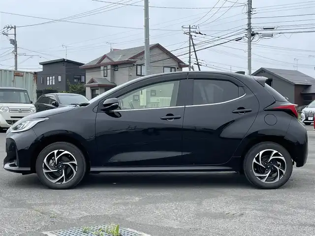 トヨタ ヤリス Z 道央・札幌 2020(令2)年 5.6万km ブラック ４WD/純正ディスプレイオーディオ/AM/FM/BT/トヨタセーフティセンス/プリクラッシュセーフティ/横滑り防止装置/レーダークルーズコントロール/レーンキープアシスト/クリアランスソナー/ブラインドスポットモニター/リヤクロストラフィックアラート/パーキングサポートブレーキ/ロードサインアシスト/バックカメラ/ビルトインETC/ドライブレコーダー/DRIVEMODE/前席シートヒーター/革巻きステアリング/ステアリングリモコン/プッシュスタート/スマートキー/LEDヘッドライト/オートライト/オートハイビーム/電動格納ミラー/ヒーテッドドアミラー/ウィンカーミラー/純正フロアマット/ドアバイザー/スペアキー