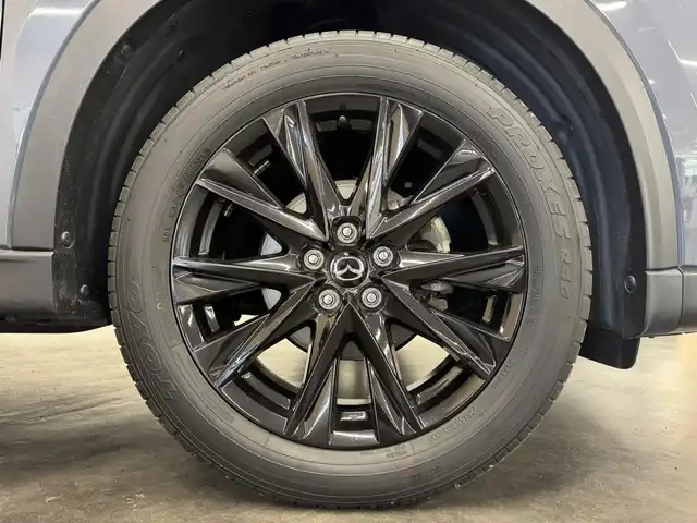 マツダ ＣＸ－５ XD ブラックトーンエディション 三重県 2021(令3)年 5.2万km ポリメタルグレーM 2.2L ディーゼルターボ/FF/MTモード付フロア6AT/【OP】10.25インチ センターディスプレイ（ナビ搭載）/（FM/AM/Bluetooth/USB/CD*/DVD*/SDREC/TV*/AppleCarPlay/AndroidAuto）*…OP/360°ビュー・モニター/ドライブレコーダー 前後/ETC/i-ACTIVSENSE/［運転支援］/・速度標識警報/・ドライバーアテンションアラート/・マツダレーダークルーズコントロール/［リスク警報］/・車間認知支援システム/・車線逸脱警報システム/・ブラインドスポットモニタリング［BSM］/［リスク回避支援］/・レーンキープアシストシステム/［事故回避支援］/・スマートブレーキサポート［SBS］/・パーキングセンサー/装備/・ハーフレザーシート/・シートヒーター（D/N）/・ステアリングヒーター/・パワーテールゲート/・アクティブドライビングディスプレイ/・パワーシート（D10way）/・左右独立オートエアコン/・レインセンサーワイパー/・電子パーキングブレーキ＆オートホールド/・ステアリングスイッチ/・パドルシフト/・プッシュスタート/・ブラックトーンED専用19inAW/・保/取/など