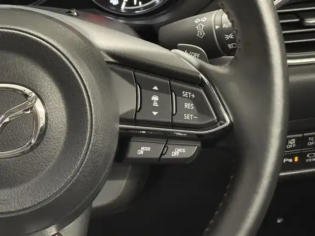 マツダ ＣＸ－５ XD ブラックトーンエディション 三重県 2021(令3)年 5.2万km ポリメタルグレーM 2.2L ディーゼルターボ/FF/MTモード付フロア6AT/【OP】10.25インチ センターディスプレイ（ナビ搭載）/（FM/AM/Bluetooth/USB/CD*/DVD*/SDREC/TV*/AppleCarPlay/AndroidAuto）*…OP/360°ビュー・モニター/ドライブレコーダー 前後/ETC/i-ACTIVSENSE/［運転支援］/・速度標識警報/・ドライバーアテンションアラート/・マツダレーダークルーズコントロール/［リスク警報］/・車間認知支援システム/・車線逸脱警報システム/・ブラインドスポットモニタリング［BSM］/［リスク回避支援］/・レーンキープアシストシステム/［事故回避支援］/・スマートブレーキサポート［SBS］/・パーキングセンサー/装備/・ハーフレザーシート/・シートヒーター（D/N）/・ステアリングヒーター/・パワーテールゲート/・アクティブドライビングディスプレイ/・パワーシート（D10way）/・左右独立オートエアコン/・レインセンサーワイパー/・電子パーキングブレーキ＆オートホールド/・ステアリングスイッチ/・パドルシフト/・プッシュスタート/・ブラックトーンED専用19inAW/・保/取/など
