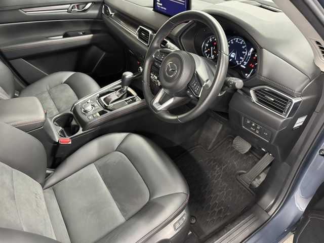 マツダ ＣＸ－５ XD ブラックトーンエディション 三重県 2021(令3)年 5.2万km ポリメタルグレーM 2.2L ディーゼルターボ/FF/MTモード付フロア6AT/【OP】10.25インチ センターディスプレイ（ナビ搭載）/（FM/AM/Bluetooth/USB/CD*/DVD*/SDREC/TV*/AppleCarPlay/AndroidAuto）*…OP/360°ビュー・モニター/ドライブレコーダー 前後/ETC/i-ACTIVSENSE/［運転支援］/・速度標識警報/・ドライバーアテンションアラート/・マツダレーダークルーズコントロール/［リスク警報］/・車間認知支援システム/・車線逸脱警報システム/・ブラインドスポットモニタリング［BSM］/［リスク回避支援］/・レーンキープアシストシステム/［事故回避支援］/・スマートブレーキサポート［SBS］/・パーキングセンサー/装備/・ハーフレザーシート/・シートヒーター（D/N）/・ステアリングヒーター/・パワーテールゲート/・アクティブドライビングディスプレイ/・パワーシート（D10way）/・左右独立オートエアコン/・レインセンサーワイパー/・電子パーキングブレーキ＆オートホールド/・ステアリングスイッチ/・パドルシフト/・プッシュスタート/・ブラックトーンED専用19inAW/・保/取/など