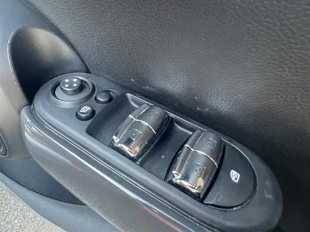 ＭＩＮＩ ミニ クーパー D 高知県 2021(令3)年 4万km ソラリスオレンジ インテリジェントセーフティー/ペッパーパッケージ/純正HDDナビ/Bluetoothオーディオ/バックカメラ/FRドライブレコーダー/オートライト/FRフォグ/シートヒーター/スマートキー/アイドリングストップ/純正15インチアルミ