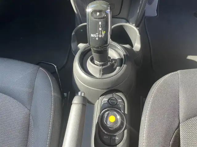 ＭＩＮＩ ミニ クーパー D 高知県 2021(令3)年 4万km ソラリスオレンジ インテリジェントセーフティー/ペッパーパッケージ/純正HDDナビ/Bluetoothオーディオ/バックカメラ/FRドライブレコーダー/オートライト/FRフォグ/シートヒーター/スマートキー/アイドリングストップ/純正15インチアルミ