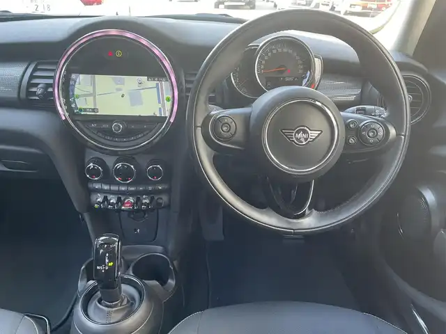 ＭＩＮＩ ミニ クーパー D 高知県 2021(令3)年 4万km ソラリスオレンジ インテリジェントセーフティー/ペッパーパッケージ/純正HDDナビ/Bluetoothオーディオ/バックカメラ/FRドライブレコーダー/オートライト/FRフォグ/シートヒーター/スマートキー/アイドリングストップ/純正15インチアルミ