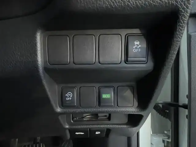 日産 エクストレイル 20X エマージェンシーブレーキ 群馬県 2015(平27)年 11万km ブリリアントホワイトパール (株)IDOMが運営する【じしゃロン伊勢崎店】の自社ローン専用車両になりますこちらは現金またはオートローンご利用時の価格です。自社ローンご希望の方は別途その旨お申付け下さい/＃純正ナビ/＃CD/TV/USB/AUX/＃エマージェンシーブレーキ/＃アラウンドビューモニター/＃オートライト/＃ETC/＃シートヒーター/＃電動格納ミラー/＃フォグランプ/＃ドアバイザー/＃ウィンカーミラー/＃ステアリングスイッチ/＃前後ソナー/＃純正アルミホイール/＃純正フロアマット