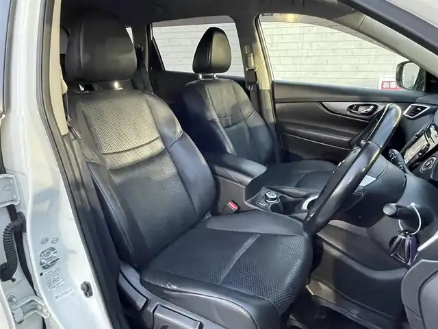 日産 エクストレイル 20X エマージェンシーブレーキ 群馬県 2015(平27)年 11万km ブリリアントホワイトパール (株)IDOMが運営する【じしゃロン伊勢崎店】の自社ローン専用車両になりますこちらは現金またはオートローンご利用時の価格です。自社ローンご希望の方は別途その旨お申付け下さい/＃純正ナビ/＃CD/TV/USB/AUX/＃エマージェンシーブレーキ/＃アラウンドビューモニター/＃オートライト/＃ETC/＃シートヒーター/＃電動格納ミラー/＃フォグランプ/＃ドアバイザー/＃ウィンカーミラー/＃ステアリングスイッチ/＃前後ソナー/＃純正アルミホイール/＃純正フロアマット
