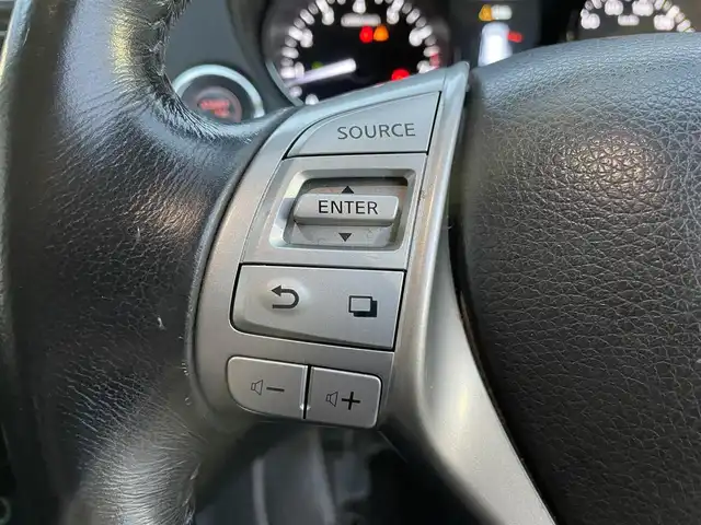 日産 エクストレイル 20X エマージェンシーブレーキ 群馬県 2015(平27)年 11万km ブリリアントホワイトパール (株)IDOMが運営する【じしゃロン伊勢崎店】の自社ローン専用車両になりますこちらは現金またはオートローンご利用時の価格です。自社ローンご希望の方は別途その旨お申付け下さい/＃純正ナビ/＃CD/TV/USB/AUX/＃エマージェンシーブレーキ/＃アラウンドビューモニター/＃オートライト/＃ETC/＃シートヒーター/＃電動格納ミラー/＃フォグランプ/＃ドアバイザー/＃ウィンカーミラー/＃ステアリングスイッチ/＃前後ソナー/＃純正アルミホイール/＃純正フロアマット