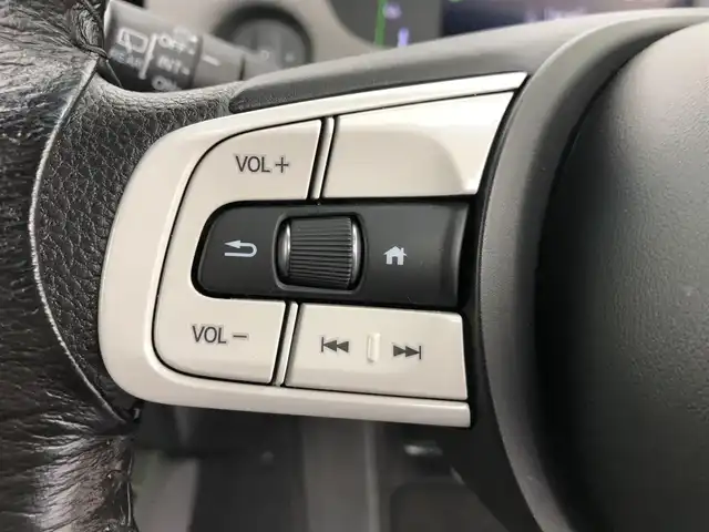 ホンダ フィット e:HEVクロスター 愛知県 2020(令2)年 4.7万km プレミアムクリスタルレッドM ホンダセンシング/　　・衝突軽減ブレーキシステム/　　・路外逸脱抑制機能/　　・アダプティブクルーズコントロール/　　・車線維持支援システム/　　・オートハイビーム/純正7インチナビ/　　・CD/BT/バックカメラ/ETC/革巻きステアリング/ステアリングリモコン/ルーフレール/純正LEDヘッドライト/純正16インチアルミホイール/取扱説明書/保証書/スペアキー