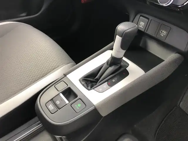 ホンダ フィット e:HEVクロスター 愛知県 2020(令2)年 4.7万km プレミアムクリスタルレッドM ホンダセンシング/　　・衝突軽減ブレーキシステム/　　・路外逸脱抑制機能/　　・アダプティブクルーズコントロール/　　・車線維持支援システム/　　・オートハイビーム/純正7インチナビ/　　・CD/BT/バックカメラ/ETC/革巻きステアリング/ステアリングリモコン/ルーフレール/純正LEDヘッドライト/純正16インチアルミホイール/取扱説明書/保証書/スペアキー