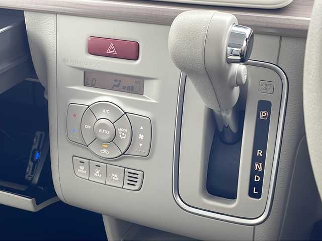 スズキ ラパン X 沖縄県 2022(令4)年 0.7万km トラッドカーキメタリック ディスプレイオーディオ/Ｂｌｕｅｔｏｏｔｈ/ドライブレコーダー/ＥＴＣ/コーナーセンサー/アイドリングストップ/ステアリングスイッチ/プッシュスタート/シートヒーター/ＬＥＤヘッドライト/スマートキー/LEDヘッドライト/純正フロアマット/純正アルミホイール