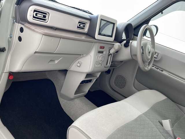 スズキ ラパン X 沖縄県 2022(令4)年 0.7万km トラッドカーキメタリック ディスプレイオーディオ/Ｂｌｕｅｔｏｏｔｈ/ドライブレコーダー/ＥＴＣ/コーナーセンサー/アイドリングストップ/ステアリングスイッチ/プッシュスタート/シートヒーター/ＬＥＤヘッドライト/スマートキー/LEDヘッドライト/純正フロアマット/純正アルミホイール