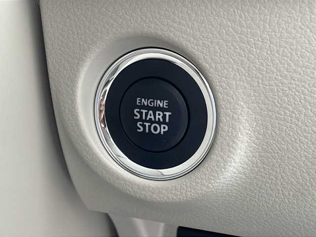 スズキ ラパン X 沖縄県 2022(令4)年 0.7万km トラッドカーキメタリック ディスプレイオーディオ/Ｂｌｕｅｔｏｏｔｈ/ドライブレコーダー/ＥＴＣ/コーナーセンサー/アイドリングストップ/ステアリングスイッチ/プッシュスタート/シートヒーター/ＬＥＤヘッドライト/スマートキー/LEDヘッドライト/純正フロアマット/純正アルミホイール
