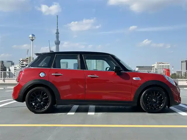 ＭＩＮＩ ミニ クーパー S 東京都 2015(平27)年 3.6万km 赤Ⅱ ディーラー車/純正ナビ（BT）/バックカメラ/純正１６インチアルミ/ETC/アイドリングストップ/キーレス/ABS/Wエアバック/スペアキー１本/保証書/取説