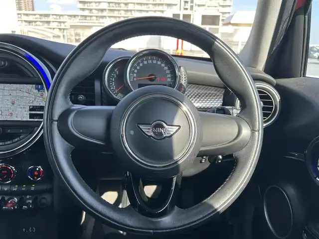 ＭＩＮＩ ミニ クーパー S 東京都 2015(平27)年 3.6万km 赤Ⅱ ディーラー車/純正ナビ（BT）/バックカメラ/純正１６インチアルミ/ETC/アイドリングストップ/キーレス/ABS/Wエアバック/スペアキー１本/保証書/取説