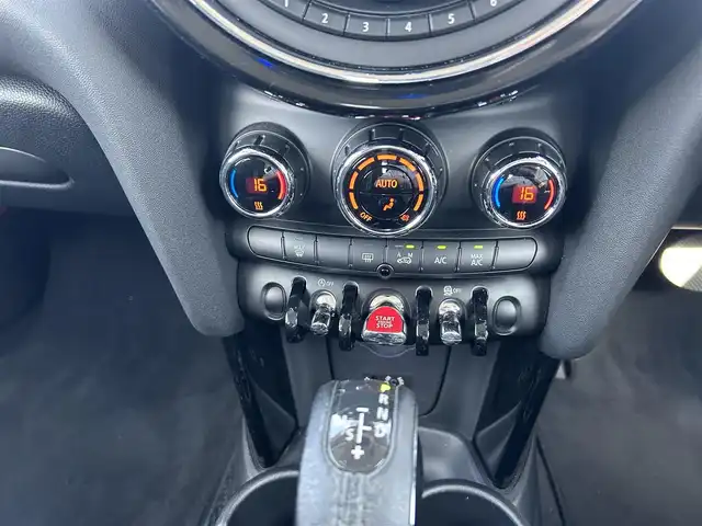ＭＩＮＩ ミニ クーパー S 東京都 2015(平27)年 3.6万km 赤Ⅱ ディーラー車/純正ナビ（BT）/バックカメラ/純正１６インチアルミ/ETC/アイドリングストップ/キーレス/ABS/Wエアバック/スペアキー１本/保証書/取説