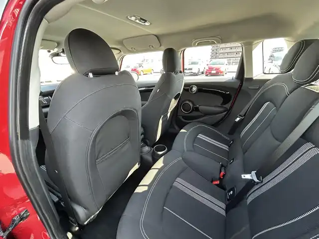 ＭＩＮＩ ミニ クーパー S 東京都 2015(平27)年 3.6万km 赤Ⅱ ディーラー車/純正ナビ（BT）/バックカメラ/純正１６インチアルミ/ETC/アイドリングストップ/キーレス/ABS/Wエアバック/スペアキー１本/保証書/取説