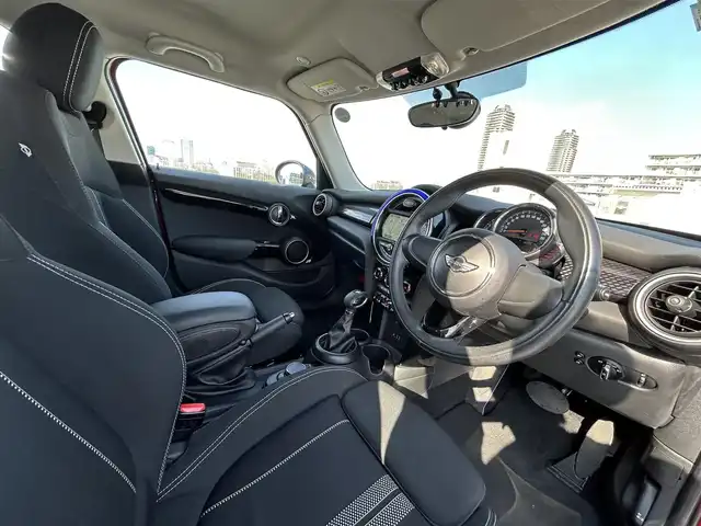 ＭＩＮＩ ミニ クーパー S 東京都 2015(平27)年 3.6万km 赤Ⅱ ディーラー車/純正ナビ（BT）/バックカメラ/純正１６インチアルミ/ETC/アイドリングストップ/キーレス/ABS/Wエアバック/スペアキー１本/保証書/取説