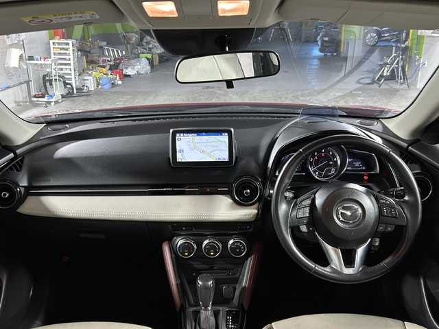 マツダ ＣＸ－３ XD ツーリング Lパッケージ 沖縄県 2015(平27)年 7.2万km ソウルレッドプレミアムメタリック 禁煙車/純正7インチナビ/【CD/DVD/フルセグTV/BT】/バックカメラ/ヘッドアップディスプレイ/ビルトインETC/ハーフレザーシート/シートヒーター/衝突被害軽減システム/レーンキープアシスト/ブラインドスポットモニター/オートマチックハイビーム/オートライト/オートワイパー/純正フロアマット/革巻きステアリング/LEDヘッドライト/18インチ純正アルミ