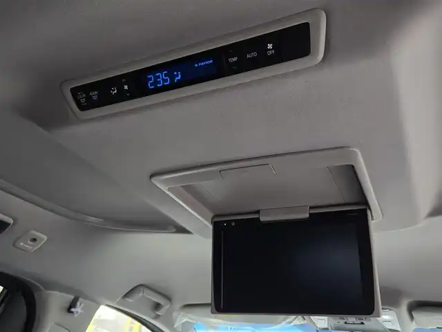 トヨタ ヴェルファイア ハイブリット ZR 鹿児島県 2016(平28)年 8.2万km ホワイトパールクリスタルシャイン モデリスタエアロ/後席フリップダウンモニター　/ビルトインＥＴＣ　/両側パワースライドドア　/レーダークルーズコントロール　/パワーバックドア　/純正ＳＤナビ（ＮＳＺＮ－Ｚ６６Ｔ）　/Ｂｌｕｅｔｏｏｔｈオーディオ　/フルセグテレビ/D+N席パワーシート/オットマン/バックカメラ/純正アルミホイール(17インチ)/前後コーナーセンサー/横滑り防止装置/エアバッグ(W+サイド)/カーテンエアバッグ/プッシュスタート/スマートキー