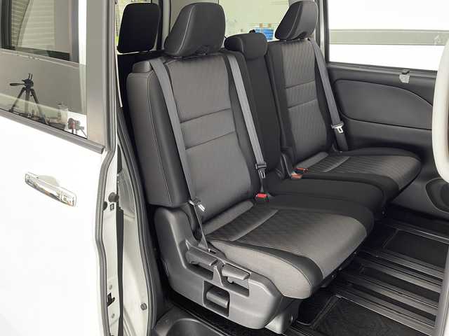 日産 セレナ ハイウェイスター V 宮崎県 2022(令4)年 4.3万km クリスタルホワイトパール プロパイロット/エマ―ジェンシーブレーキ/LDW(車線逸脱警報）/LDP（車線逸脱防止支援）/BSW(後側方車両検知警報）/BSI(後側衝突防止支援）/速度標識表示/道路標識表示/オートマチックハイビーム/クリアランスソナー/インテリジェントルームミラー/純正7インチSDナビ/フルセグTV/アラウンドビューモニター/両側パワースライドドア/ハンズフリーオートスライドドア/LEDヘッドライト/ビルトインETC/純正16インチAW/純正ドライブレコーダー（DJ4-D)/アイドリングストップ/スマートキー×2/保証書/取扱説明書