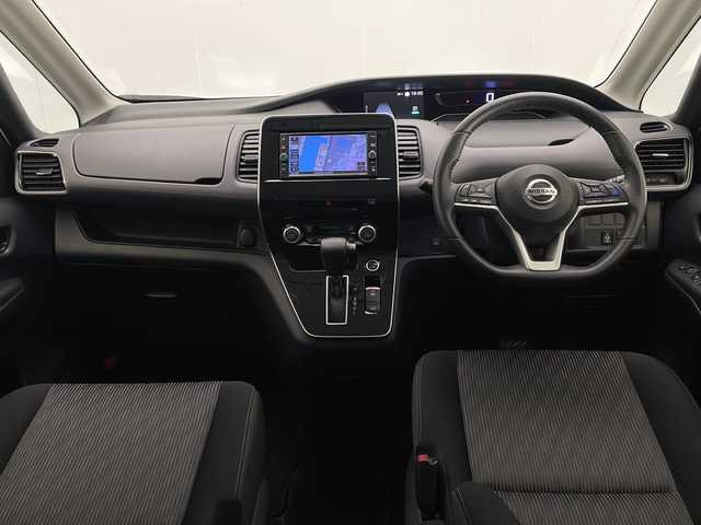 日産 セレナ ハイウェイスター V 宮崎県 2022(令4)年 4.3万km クリスタルホワイトパール プロパイロット/エマ―ジェンシーブレーキ/LDW(車線逸脱警報）/LDP（車線逸脱防止支援）/BSW(後側方車両検知警報）/BSI(後側衝突防止支援）/速度標識表示/道路標識表示/オートマチックハイビーム/クリアランスソナー/インテリジェントルームミラー/純正7インチSDナビ/フルセグTV/アラウンドビューモニター/両側パワースライドドア/ハンズフリーオートスライドドア/LEDヘッドライト/ビルトインETC/純正16インチAW/純正ドライブレコーダー（DJ4-D)/アイドリングストップ/スマートキー×2/保証書/取扱説明書