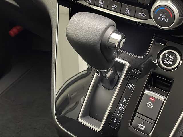 日産 セレナ ハイウェイスター V 宮崎県 2022(令4)年 4.3万km クリスタルホワイトパール プロパイロット/エマ―ジェンシーブレーキ/LDW(車線逸脱警報）/LDP（車線逸脱防止支援）/BSW(後側方車両検知警報）/BSI(後側衝突防止支援）/速度標識表示/道路標識表示/オートマチックハイビーム/クリアランスソナー/インテリジェントルームミラー/純正7インチSDナビ/フルセグTV/アラウンドビューモニター/両側パワースライドドア/ハンズフリーオートスライドドア/LEDヘッドライト/ビルトインETC/純正16インチAW/純正ドライブレコーダー（DJ4-D)/アイドリングストップ/スマートキー×2/保証書/取扱説明書