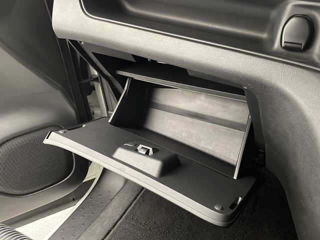 日産 セレナ ハイウェイスター V 宮崎県 2022(令4)年 4.3万km クリスタルホワイトパール プロパイロット/エマ―ジェンシーブレーキ/LDW(車線逸脱警報）/LDP（車線逸脱防止支援）/BSW(後側方車両検知警報）/BSI(後側衝突防止支援）/速度標識表示/道路標識表示/オートマチックハイビーム/クリアランスソナー/インテリジェントルームミラー/純正7インチSDナビ/フルセグTV/アラウンドビューモニター/両側パワースライドドア/ハンズフリーオートスライドドア/LEDヘッドライト/ビルトインETC/純正16インチAW/純正ドライブレコーダー（DJ4-D)/アイドリングストップ/スマートキー×2/保証書/取扱説明書