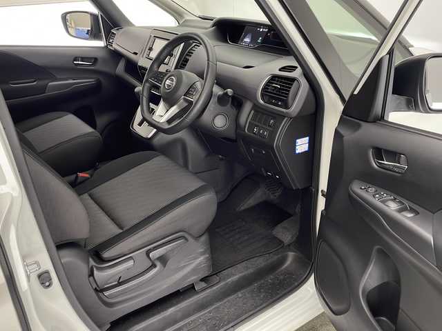 日産 セレナ ハイウェイスター V 宮崎県 2022(令4)年 4.3万km クリスタルホワイトパール プロパイロット/エマ―ジェンシーブレーキ/LDW(車線逸脱警報）/LDP（車線逸脱防止支援）/BSW(後側方車両検知警報）/BSI(後側衝突防止支援）/速度標識表示/道路標識表示/オートマチックハイビーム/クリアランスソナー/インテリジェントルームミラー/純正7インチSDナビ/フルセグTV/アラウンドビューモニター/両側パワースライドドア/ハンズフリーオートスライドドア/LEDヘッドライト/ビルトインETC/純正16インチAW/純正ドライブレコーダー（DJ4-D)/アイドリングストップ/スマートキー×2/保証書/取扱説明書