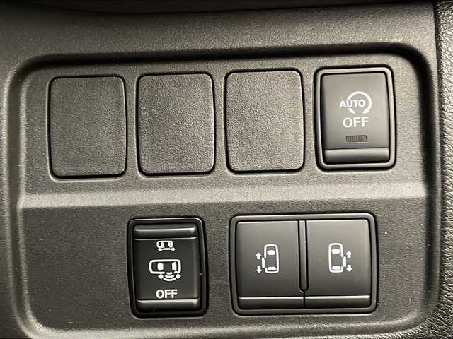 日産 セレナ ハイウェイスター V 宮崎県 2022(令4)年 4.3万km クリスタルホワイトパール プロパイロット/エマ―ジェンシーブレーキ/LDW(車線逸脱警報）/LDP（車線逸脱防止支援）/BSW(後側方車両検知警報）/BSI(後側衝突防止支援）/速度標識表示/道路標識表示/オートマチックハイビーム/クリアランスソナー/インテリジェントルームミラー/純正7インチSDナビ/フルセグTV/アラウンドビューモニター/両側パワースライドドア/ハンズフリーオートスライドドア/LEDヘッドライト/ビルトインETC/純正16インチAW/純正ドライブレコーダー（DJ4-D)/アイドリングストップ/スマートキー×2/保証書/取扱説明書