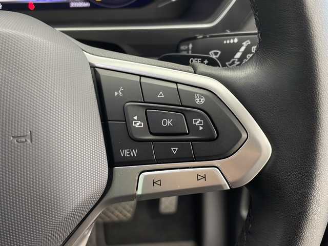 フォルクスワーゲン ＶＷ ティグアン TSI 4モーション アクティブアドバンス 秋田県 2023(令5)年 2.1万km ディープブラックパールエフェクト ４ＷＤ/ワンオーナー/純正ナビ/　(フルセグTV/Bluetooth/USB)/全方位カメラ/電動リアゲート/アダプティブクルーズコントロール/パドルシフト/ステアリングヒーター/前席シートヒーター/純正フロアマット/オートライト/パーキングアシスト/スマートキー/スペアキー/前後ドライブレコーダー/ＥＴＣ2.0/ＬＥＤヘッドライト