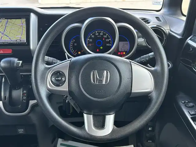 ホンダ Ｎ ＢＯＸ カスタム G Lパッケージ 山形県 2015(平27)年 13.7万km スマートブラック 社外SDナビ/フルセグTV/Bluetooth/DVD再生/横滑り防止装置/盗難防止装置/片側パワースライドドア/ベンチシート/純正フロアマット/社外AW/スマートキー