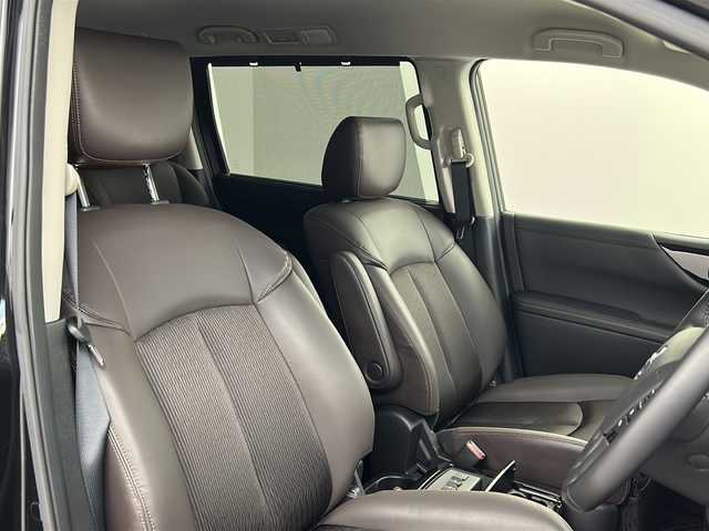 日産 エルグランド 250ハイウェイスターS 福島県 2021(令3)年 1.7万km 黒 ／禁煙車/／純正ナビ/／全周囲カメラ/／ＥＴＣフルセグ/／衝突軽減装置/／両側電動スライドドア/／ドライブレコーダー/／Ｂｌｕｅｔｏｏｔｈ/／ハーフレザーシー/ト／オートライト/／オートエアコン/／スマートキー