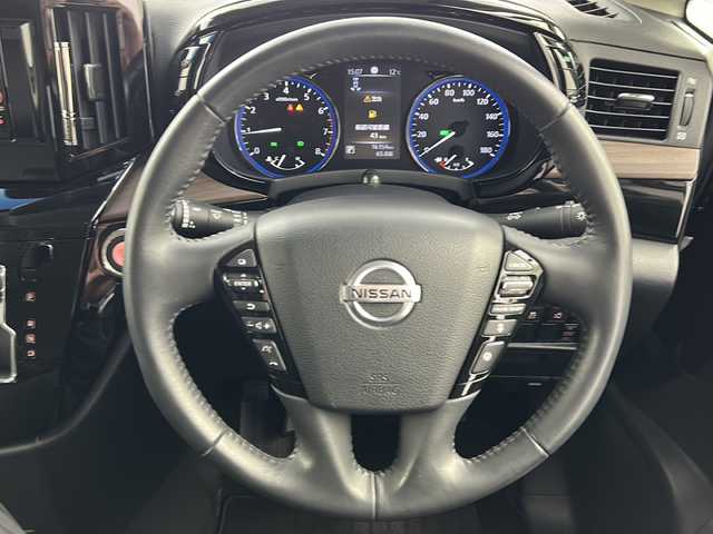 日産 エルグランド 250ハイウェイスターS 福島県 2021(令3)年 1.7万km 黒 ／禁煙車/／純正ナビ/／全周囲カメラ/／ＥＴＣフルセグ/／衝突軽減装置/／両側電動スライドドア/／ドライブレコーダー/／Ｂｌｕｅｔｏｏｔｈ/／ハーフレザーシー/ト／オートライト/／オートエアコン/／スマートキー