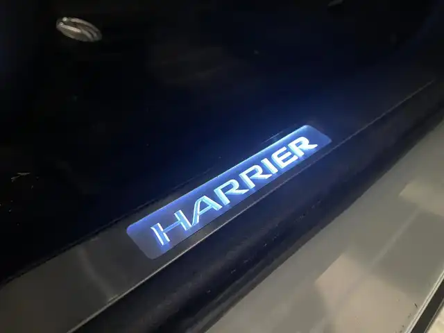 トヨタ ハリアー ハイブリッド プログレス メタル&レザーP 青森県 2017(平29)年 11万km ホワイトパールクリスタルシャイン 純正ＳＤナビＴＶパノラミックビューモニター/レザーシート/電動シート＆シートヒーター/パワーバックドア/ＡＣ１００V/クリアランスソナー/ＬＥＤヘッドライト/社外１７ＡＷ積み込み/純正１８ＡＷ/スマートキー／カードキー/セーフティセンスP/新車時保証書/取扱説明書