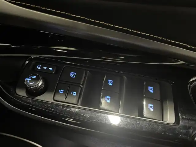 トヨタ ハリアー ハイブリッド プログレス メタル&レザーP 青森県 2017(平29)年 11万km ホワイトパールクリスタルシャイン 純正ＳＤナビＴＶパノラミックビューモニター/レザーシート/電動シート＆シートヒーター/パワーバックドア/ＡＣ１００V/クリアランスソナー/ＬＥＤヘッドライト/社外１７ＡＷ積み込み/純正１８ＡＷ/スマートキー／カードキー/セーフティセンスP/新車時保証書/取扱説明書